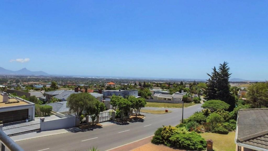 To Let 4 Bedroom Property for Rent in Plattekloof Western Cape